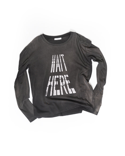 WAIT HERE LONGSLEEVE WASHED BLACK