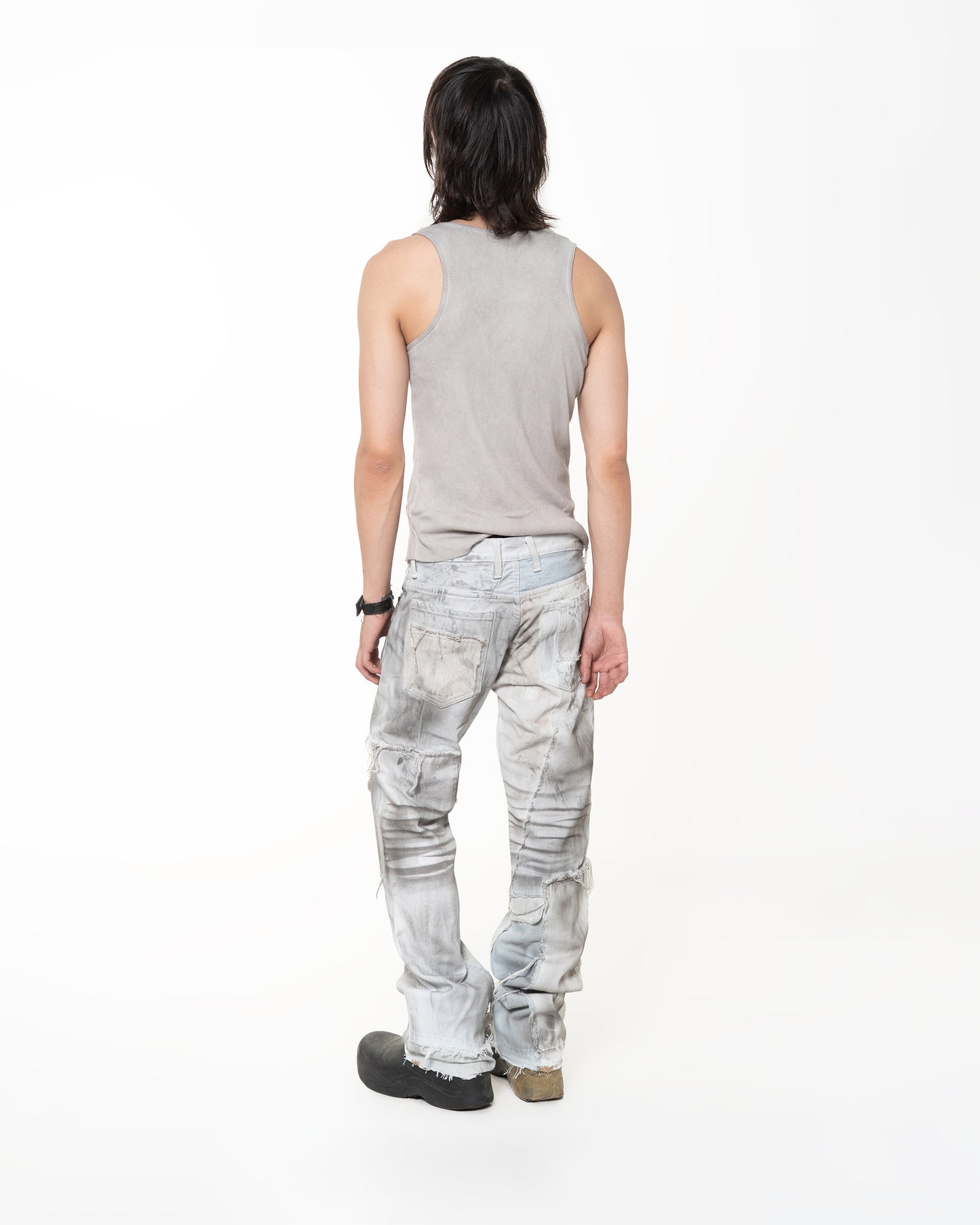 DIRTY BLEACHED SCRAP DENIM