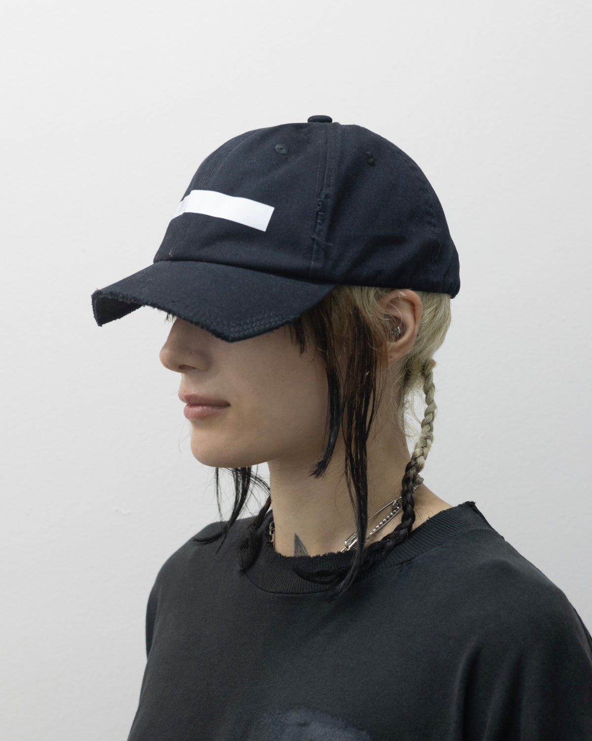 LINE HAT (CUT OFF)